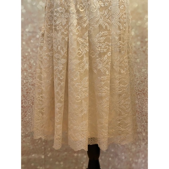 Spiegel 12‎ Below Knee Lace/Liner with Metallic Accent - Picture 6 of 7